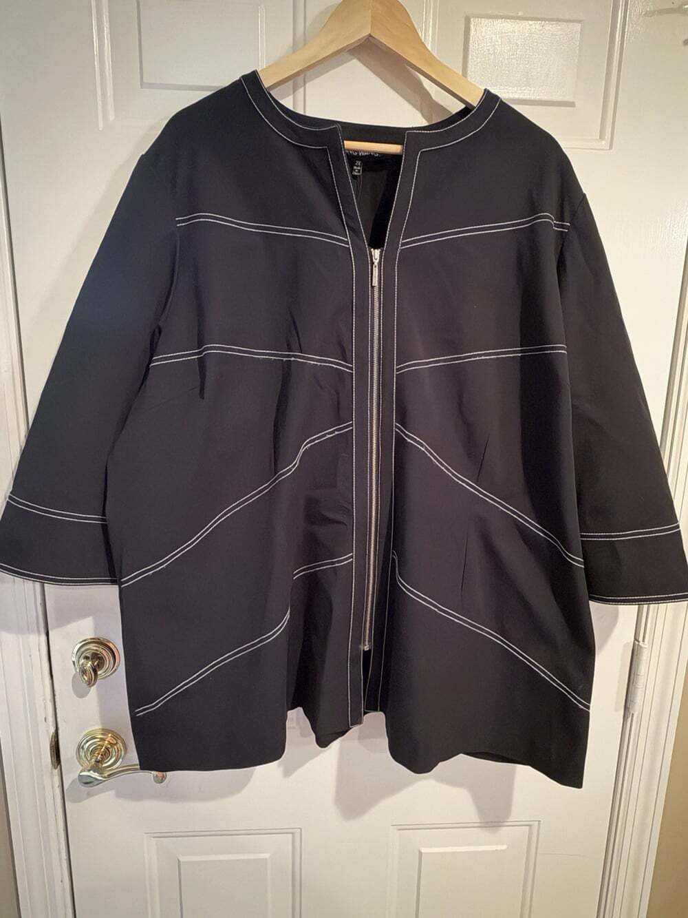 Ming Wang Jacket Women’s 2XL Black W/ White Stitching 3/4” Sleeves
